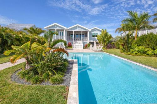 Waterlane House -Pool & Boat Dock