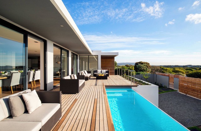 Waterline - A modern and minimalist 4 bedroom designed with comfort in mind