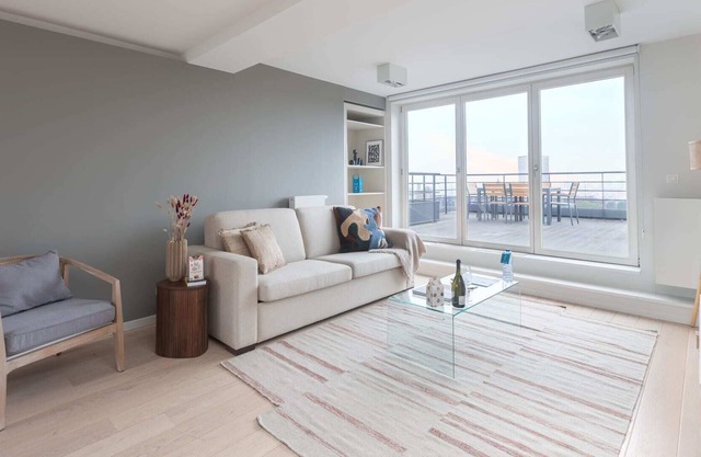 Waterloo IV - Two Bedroom Apartment, Sleeps 6