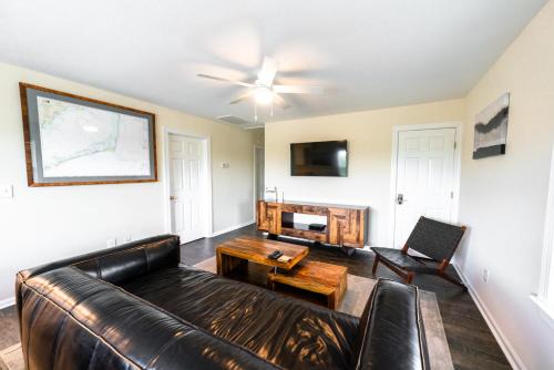 Watermen's Cabana 2C - 3-Bed, 2-Bath Apartment - Walk To BEACH Access & PET Friendly!