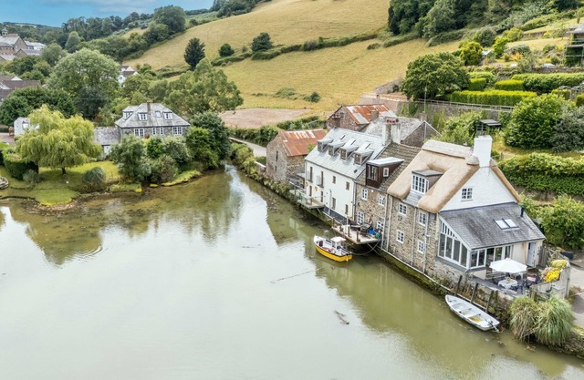 Waters Edge, Exclusive Village Location