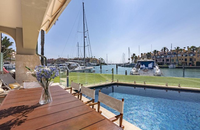 Waterside Apartment in Sotogrande Marina with Private Pool