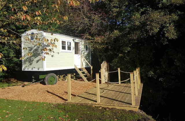 Waterside Shepherds Hut