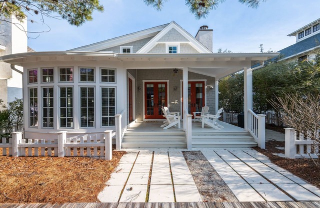 Watersound Beach Cottage! Close to Beach and Pool! Perfect Family Getaway!