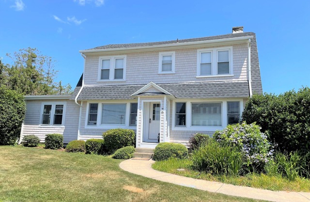 Waterview! Charming Updated Pt. Judith Beach Home