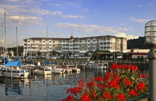 Watkins Glen Harbor Hotel