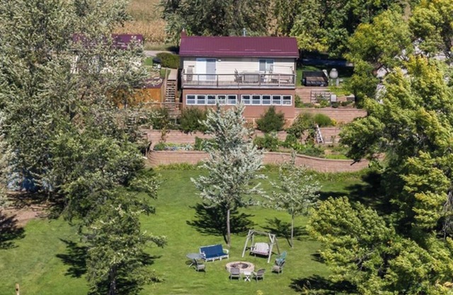 Watkins Lake House With Large Lot And Dock