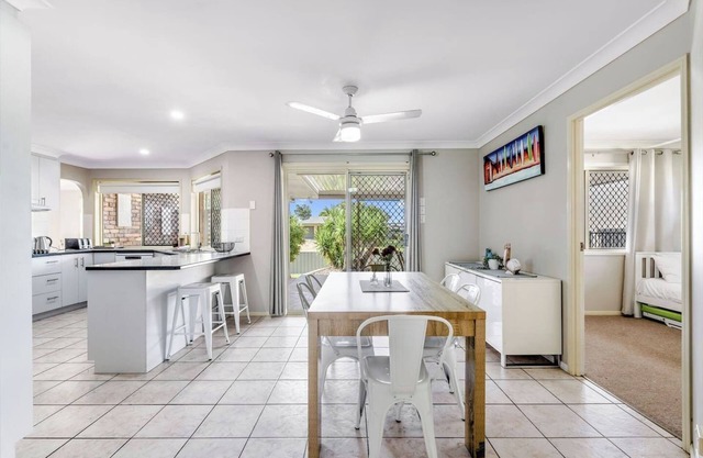 Wattlebird Lane Sunny Family Friendly Abode