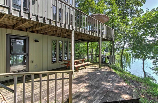 Waupaca Lakefront Home with Pool Table and Dock!