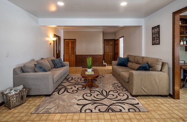 Weaver Ridge Manor | 3 Bed, 2 Bath