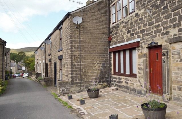 Weavers Houses - UK12796