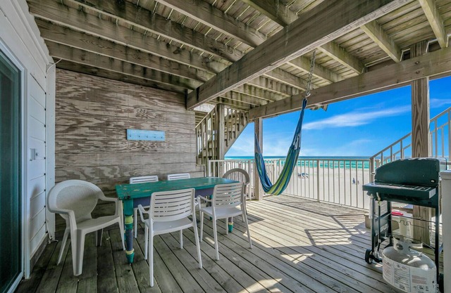 Weekender by AvantStay | Gorgeous BEACH FRONT Home w/Ocean View
