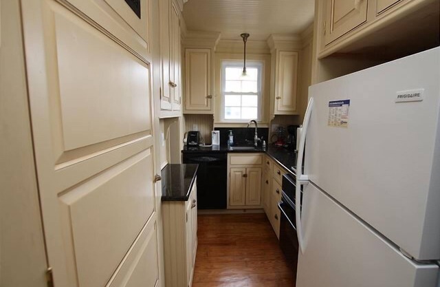 Weekly Cottage Rental in the Heart of Rehoboth Beach