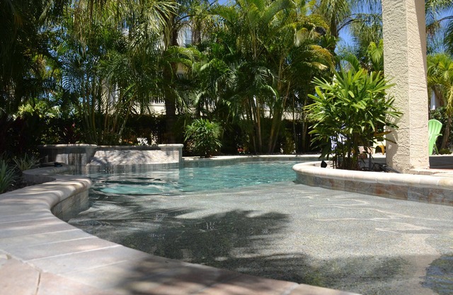 Weekly Discounts! Exceptional Rating-A Pearl of a Beach Home- private pool & spa