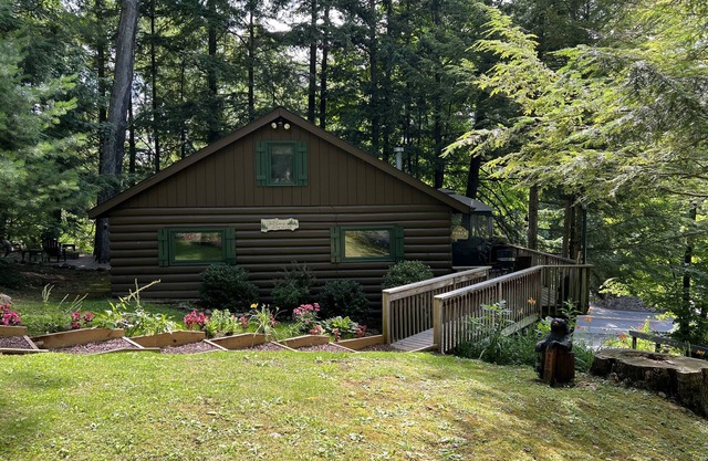 Weekly rental, Sat-Sat Across the street from beach and walking distance to town