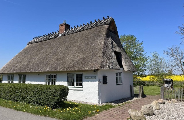 Weiße Kate Gut Priesholz