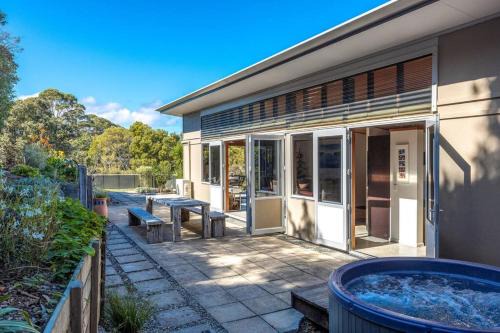 Welcome on Wilma by Waiheke Pure