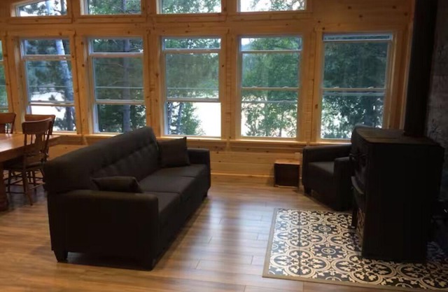 WELCOME to beautiful Sunset Point waterfront cottage!