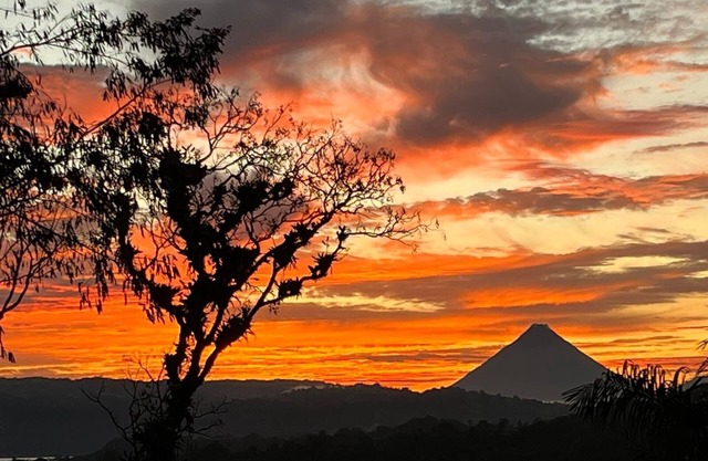 Welcome to Casa Blanca at Lake Arenal