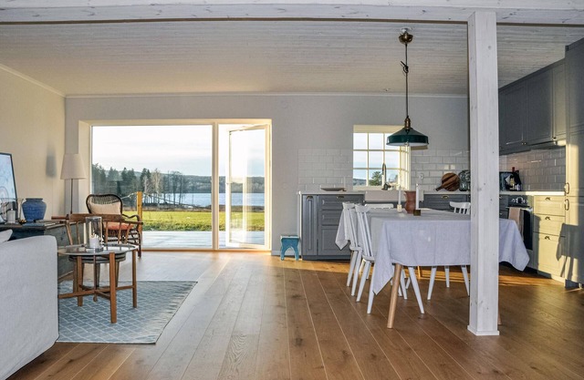 Welcome to Haltersbol and this vacation home from 2019. Deie apartment house offers a beautiful view
