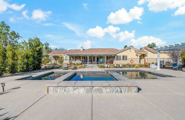 Welcome to Love at First Syrah! Single Story home w/pool/spa/7 bedrooms & more!