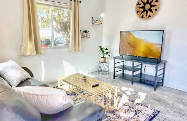 Welcome to our chic and modern hideaway, just minutes from downtown San Diego, Balboa Park, and North Park.