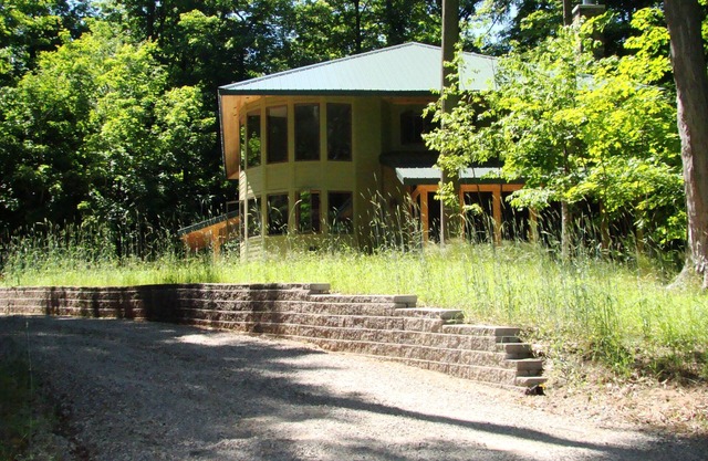 Welcome to our cottage on the M22 corridor
