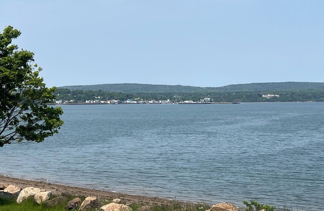 Welcome to our seaside haven.nLarge self sufficent cottage on the shore.