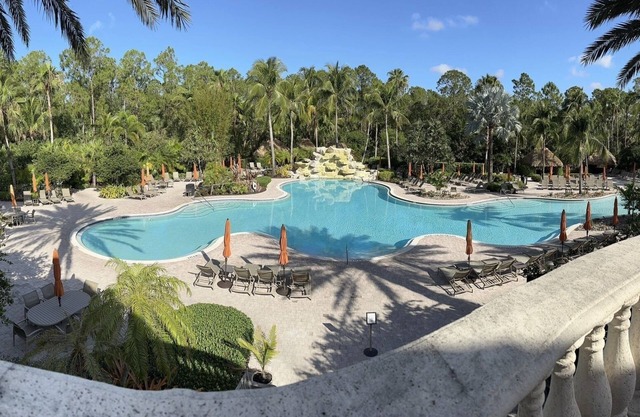 Welcome to Paradise and Resort-style Living in Olé at Lely Resort!
