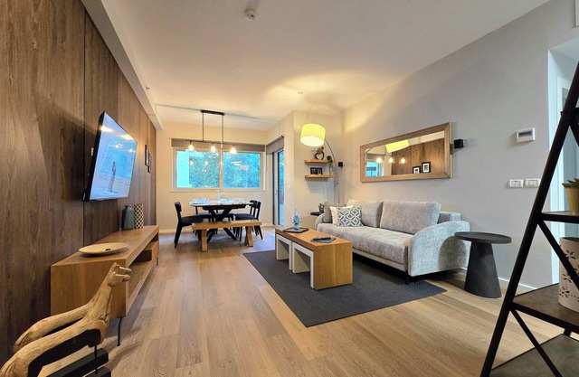 Welcome to «The Chestnut» by MPJ vacation Rentals Ltd