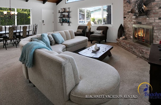 Welcome to the Sea Breeze - easily walking distance to Seacliff Beach with Ocean View!