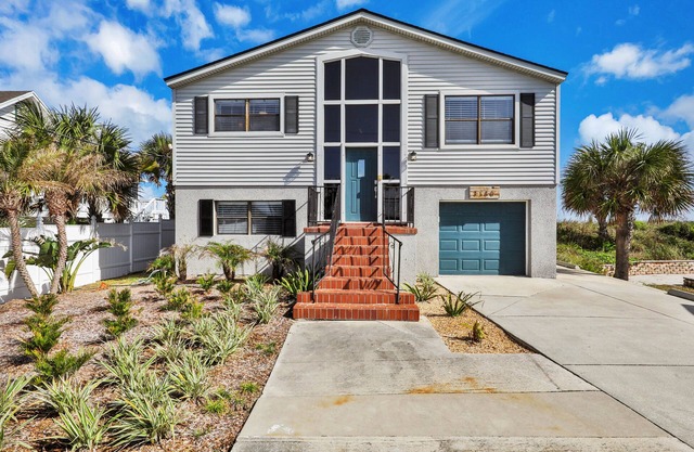 Welcome to Villa Rosa! A 4 Bedroom 3 Bath Oceanfront Getaway