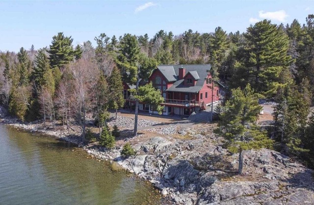 Welcome to Your Algoma County Lakeside Retreat!