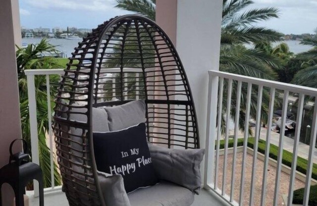 Welcome to your Marina facing Two-Bedroom Double-Balcony Oasis! Serenity awaits!
