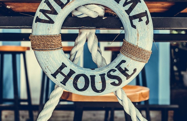 Welcomehouse is a lovely bungalow close to the beach with FREE WIFI.