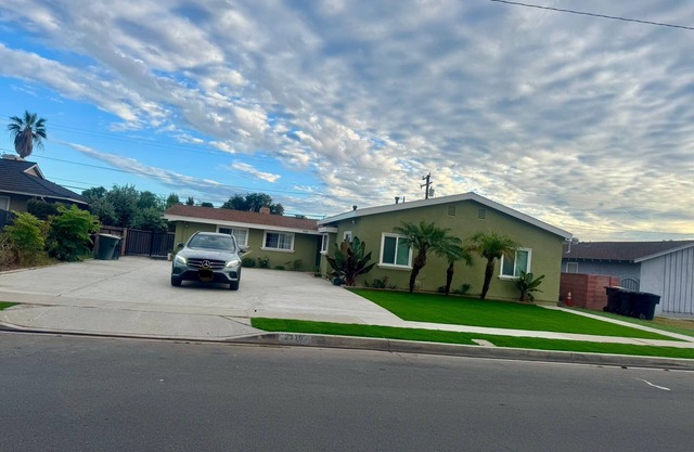 Welcoming 2-bedroom Brand New Unit B with AC in Anaheim, 5 Mins to Disneyland