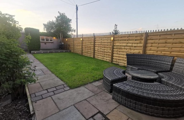 Welcoming 2 bedroom home with large outdoor space
