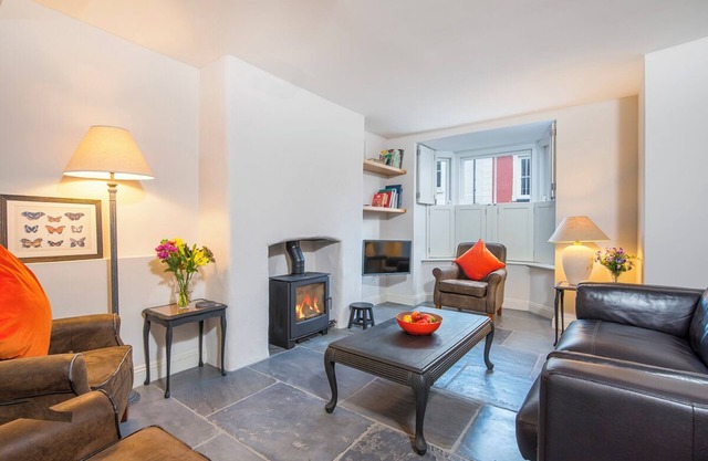 Welford, Holiday Home Newport, Sleeps 8, 4 bedrooms, bathrooms