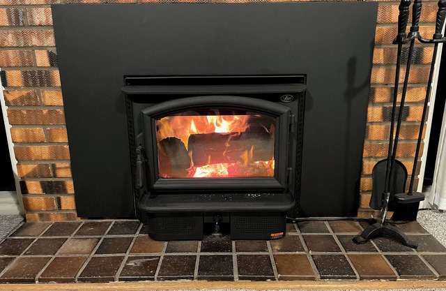 Well equipped family and pet friendly house 200m from the beach with real fire