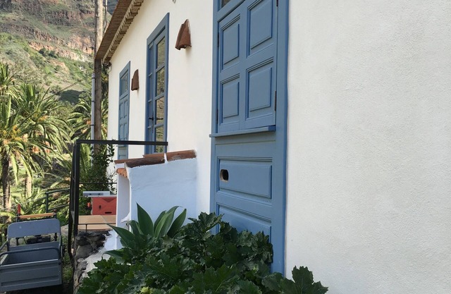 Well equipped house for 2 - 4 pers. and apartment for 2 pers. in the upper valley