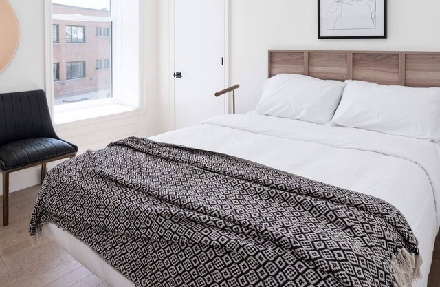 Well-equipped studio in the heart of downtown!