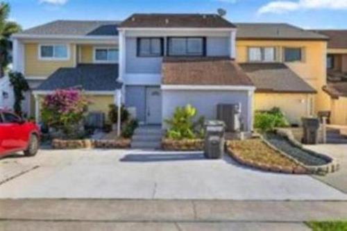 Wellington Updated Townhouse