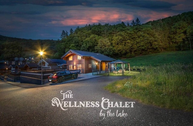 Wellness chalet by the bathing lake for up to 10 people