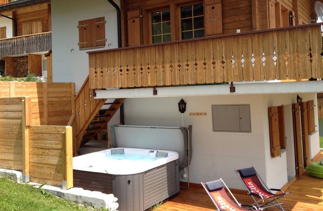 Wellness Chalet with Sauna and Jacuzzi