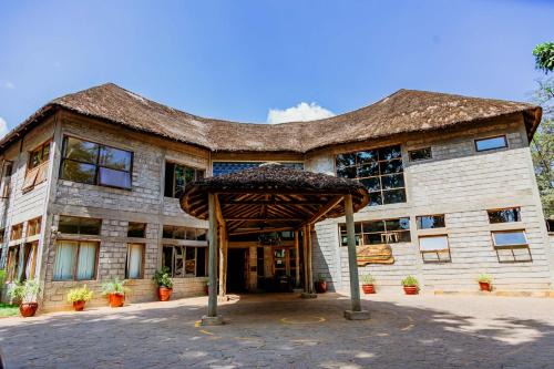 Weru Weru River Lodge