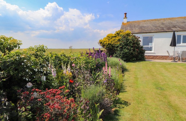 WEST CROFT, pet friendly, country holiday cottage in Mawbray