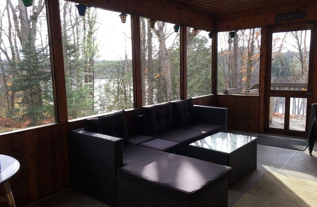 West Facing Private Cottage Oasis On Beautiful Isabella Lake Near Parry Sound