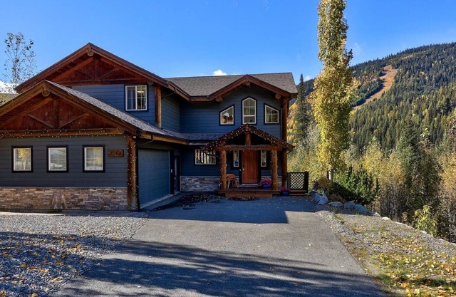 West Pine Lodge 3 Bedroom Home