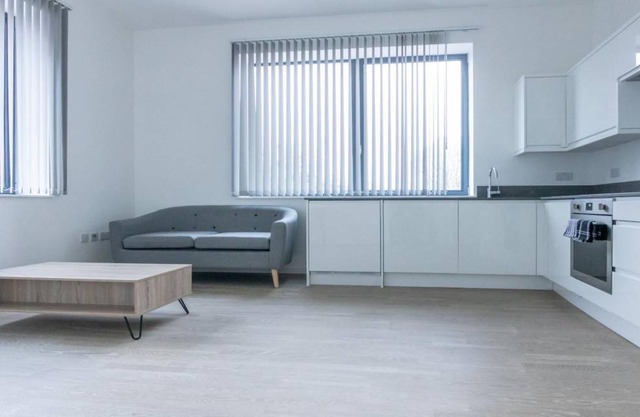 West Plaza in Brentford - Standard studio