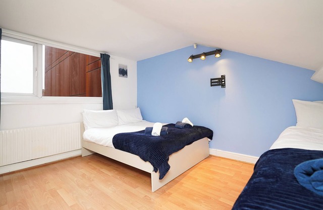 West Street Apartment: Free Parking, Rare Find